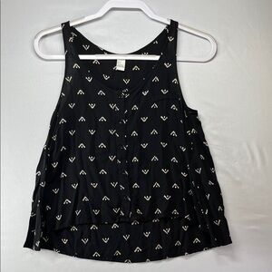 Forever 21 Black‎ and White Patterned Tank Top